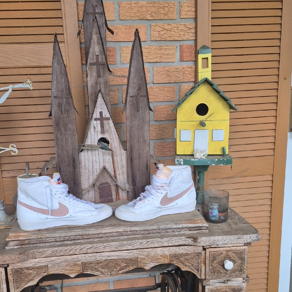 Nike Kids High-Top Sneakers - White and Pink